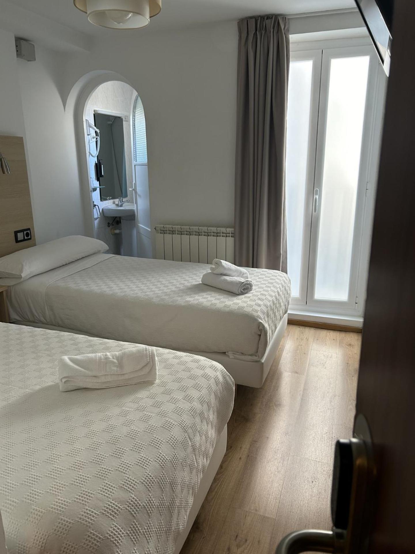 Casa Otano Hotel Pamplona Buitenkant foto