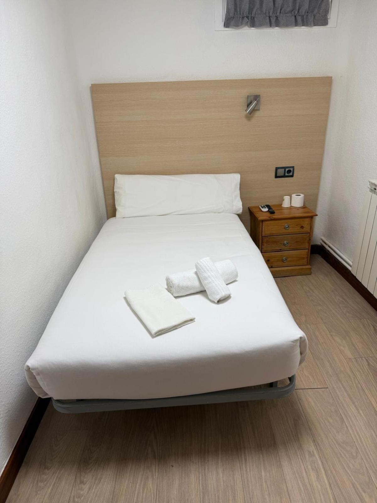 Casa Otano Hotel Pamplona Buitenkant foto